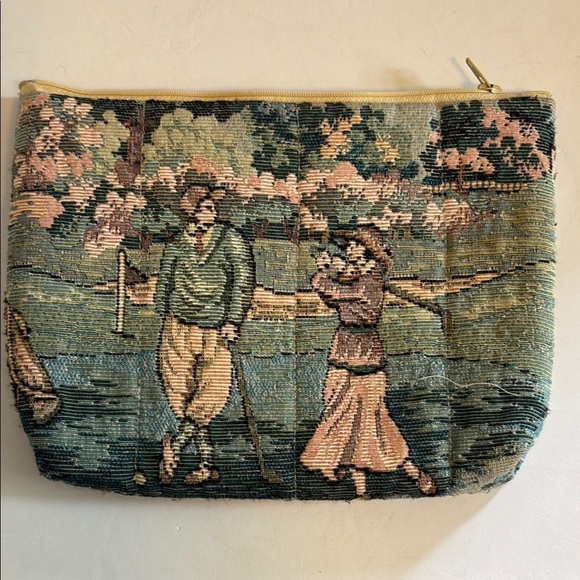 HOLDINGS Accessories - VINTAGE EMBROIDERED TAPESTRY CLUTCH
GOLF DEDIGN WITH MAN AND WOMAN
AWESOME BAG